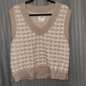 Abercrombie houndstooth sweater vest